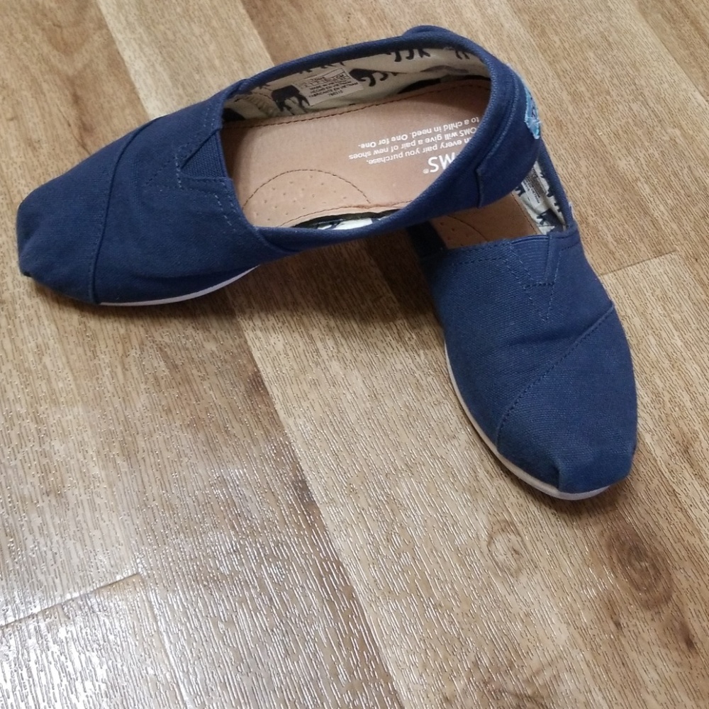 Tom's size 6